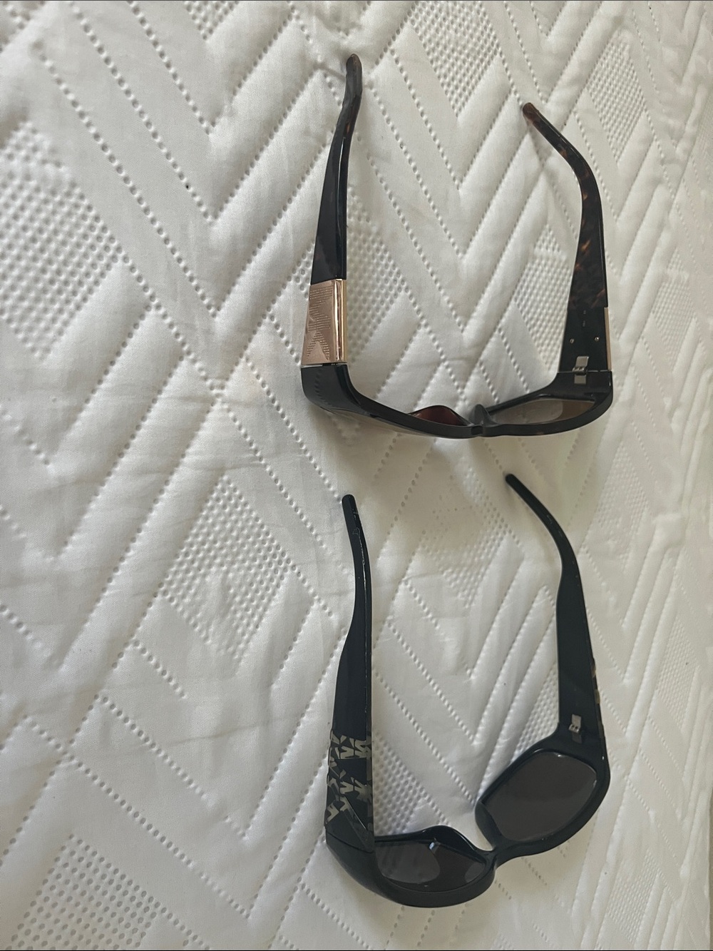 Classic Black Women’s Sunglasses - Pack of 2